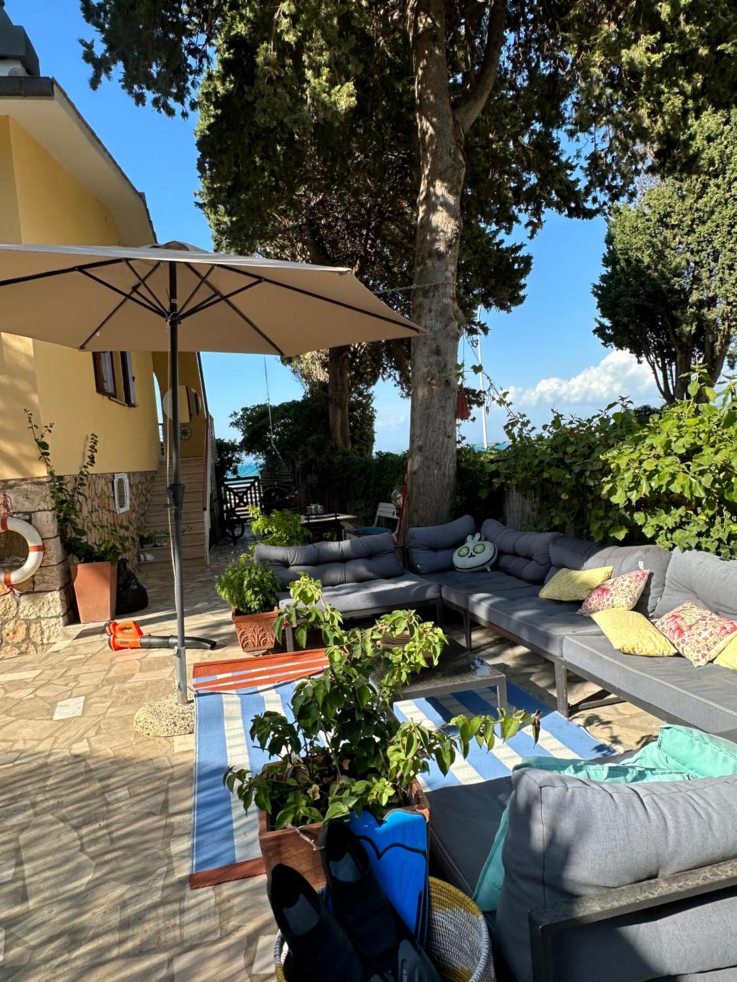 Beach Front Villa-Families & Pet Friendly Porto Santo Stefano  Exterior photo