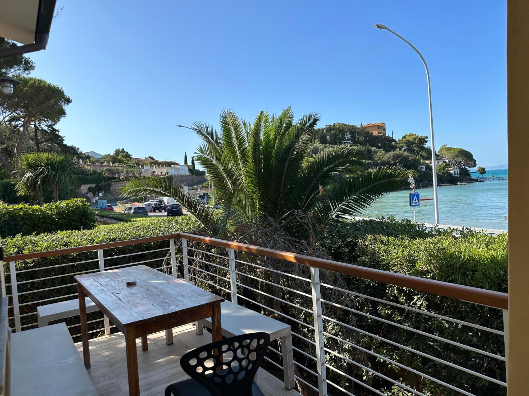 Beach Front Villa-Families & Pet Friendly Porto Santo Stefano  Exterior photo